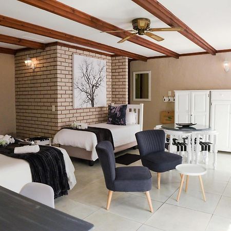 Greenfields Guesthouse & Restaurant Alberton Esterno foto